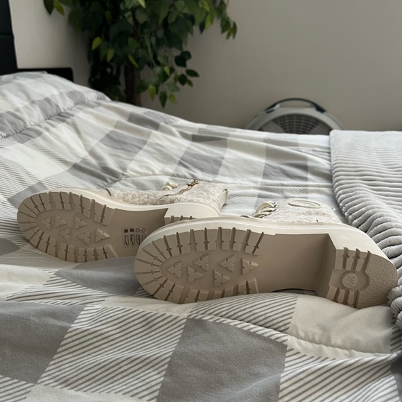 MK laced-up boots - Picture 3 of 3